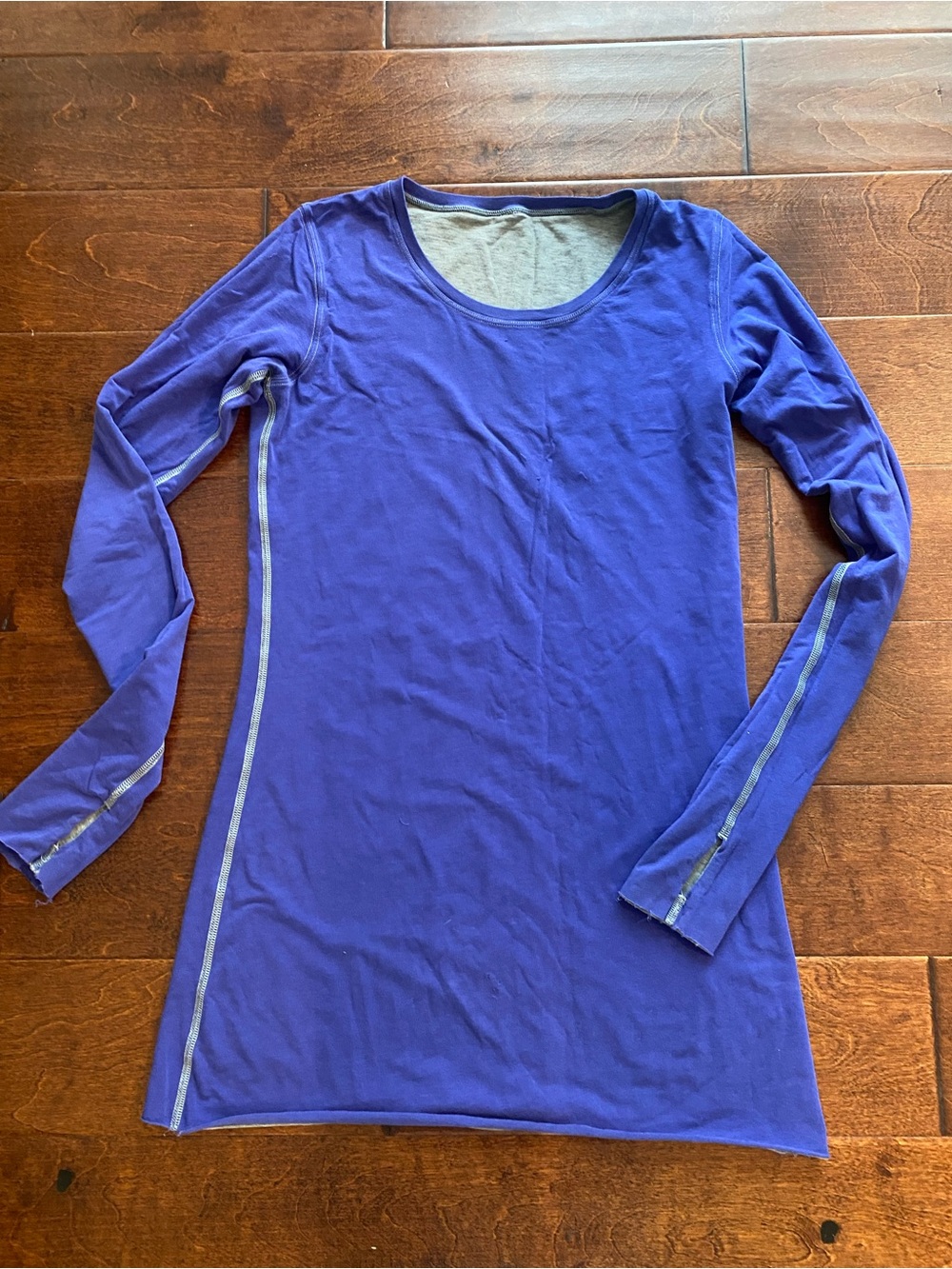 Lululemon Cabin Long Sleeve Tee II in Pigment Blue / Heathered Blurred Grey sz 6